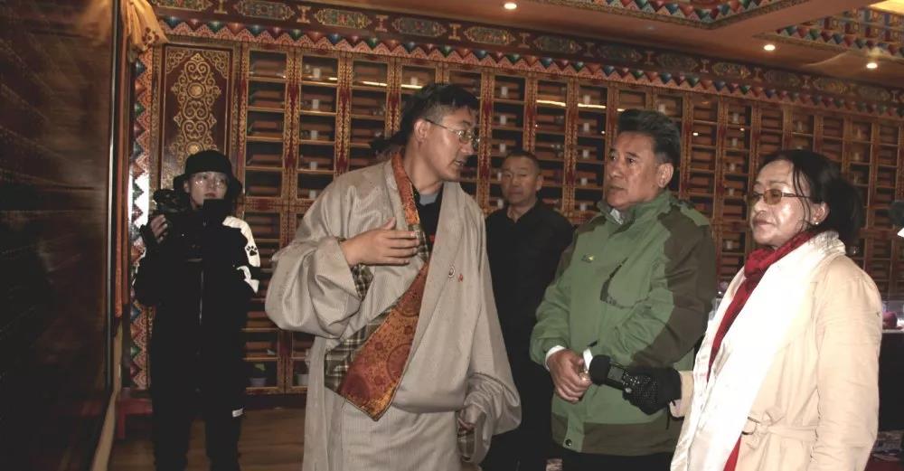厲害了，央視媒體走進若爾蓋藏文中學
