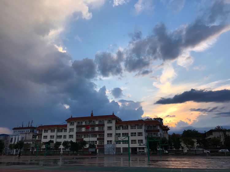 涼山州民族中學(xué)教學(xué)好不好？