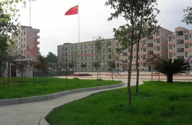 內(nèi)江十一中2018年中考錄取分數(shù)線
