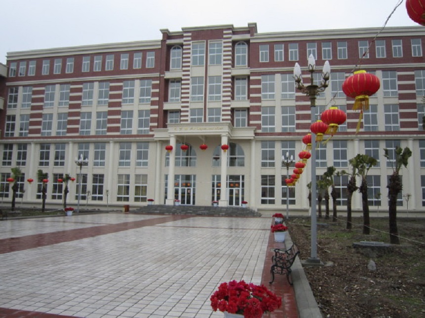 四川師范大學(xué)附屬第三實(shí)驗(yàn)中學(xué)聯(lián)系電話(huà)是多少？