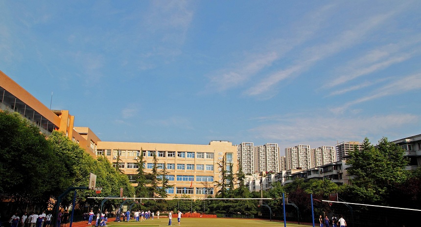 成都大學(xué)附屬中學(xué)的招生電話是多少？