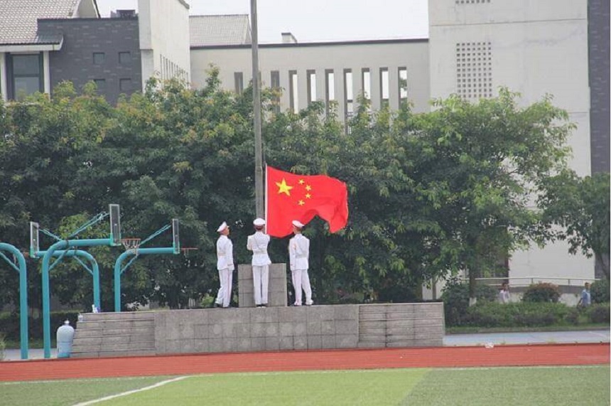 石室白馬中學(xué)地址在哪里？