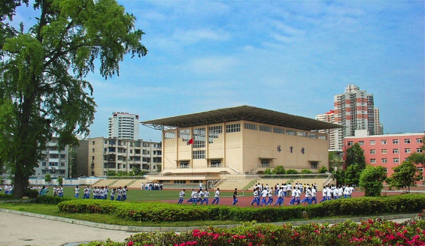 成都市第八中學(xué)2019年中考錄取分?jǐn)?shù)線是多少？