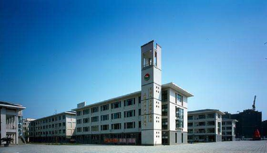 都江堰外國語實(shí)驗(yàn)學(xué)校校園環(huán)境怎么樣？