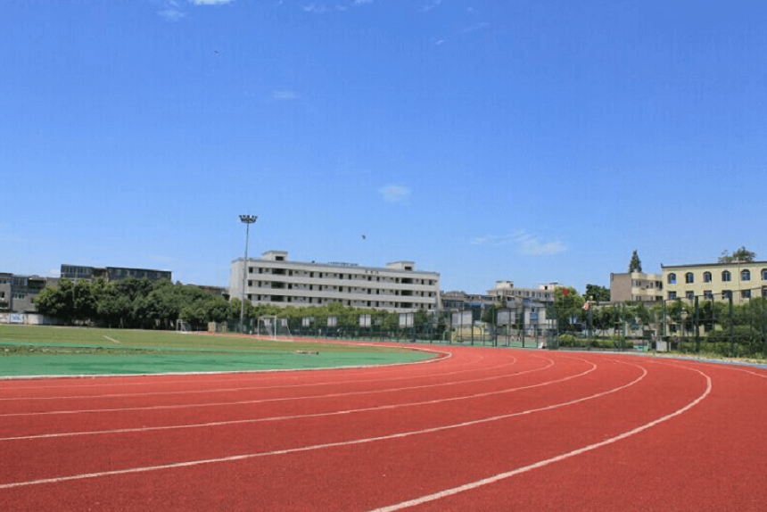 成都市籍田中學2018年中考分數(shù)線是多少？