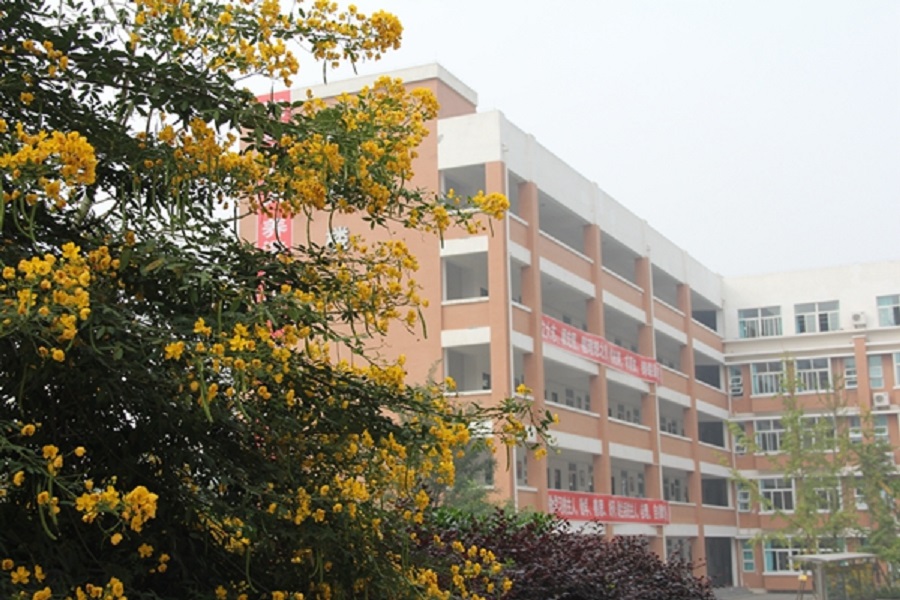 綿陽南山中學(xué)實驗學(xué)校學(xué)費(fèi)貴不貴？