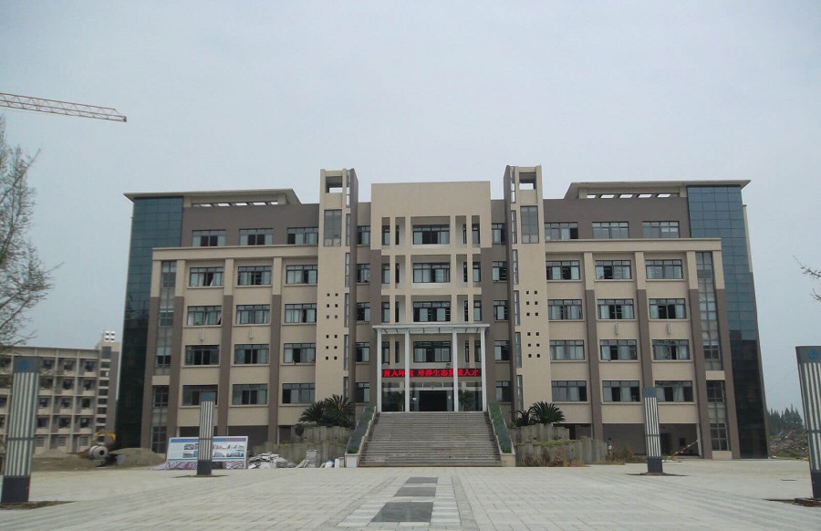 眉山車城中學(xué)這所學(xué)校怎么樣？