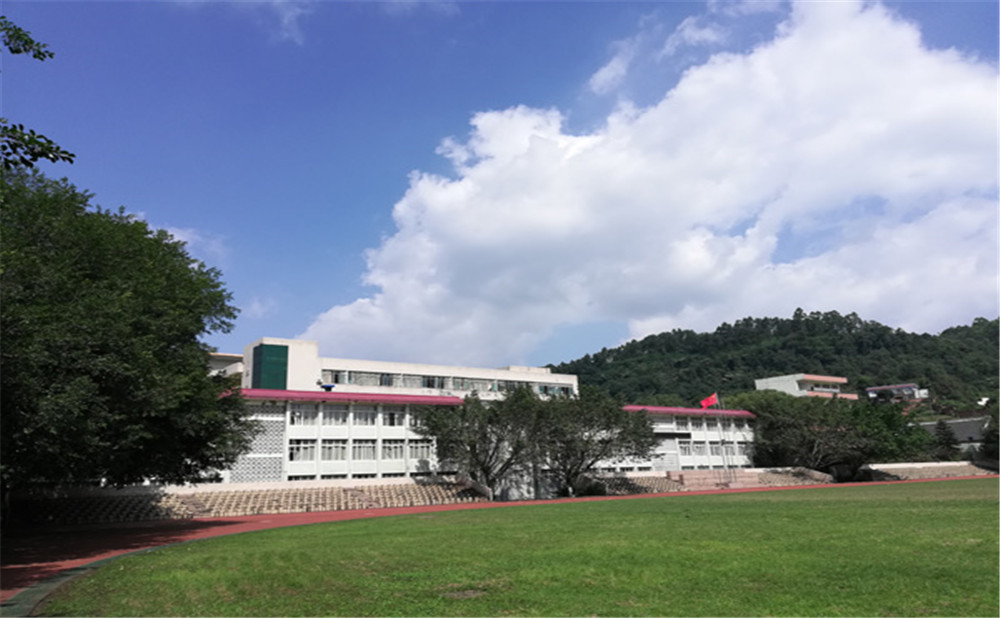 五通橋中學(xué)校園環(huán)境怎么樣？