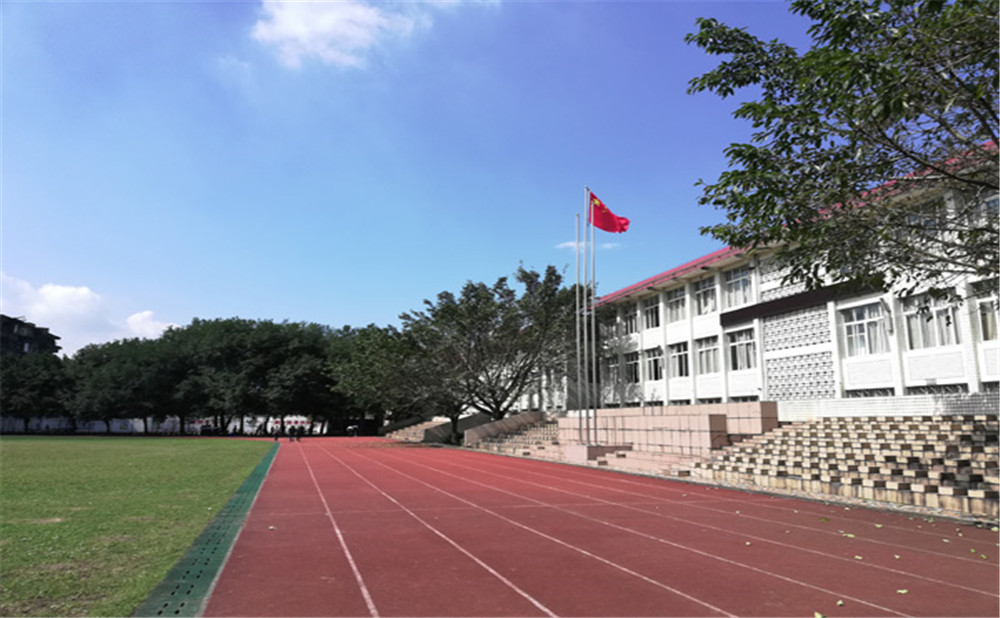 五通橋中學(xué)校園環(huán)境怎么樣？