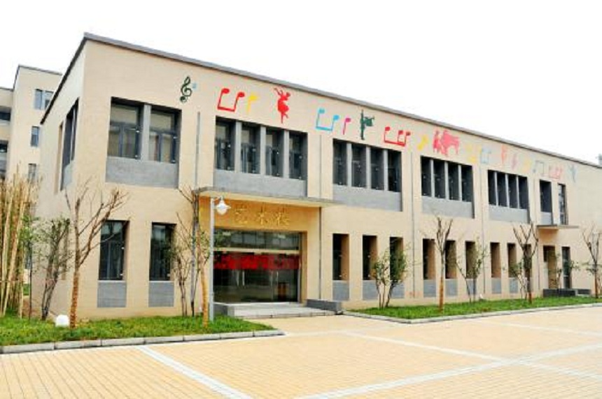 德陽(yáng)東電中學(xué)校園環(huán)境好不好？宿舍環(huán)境怎么樣？