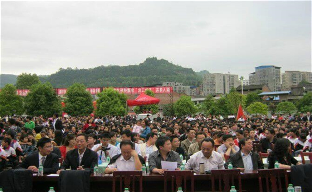 平昌縣駟馬中學(xué)學(xué)校詳細(xì)地址在哪里？