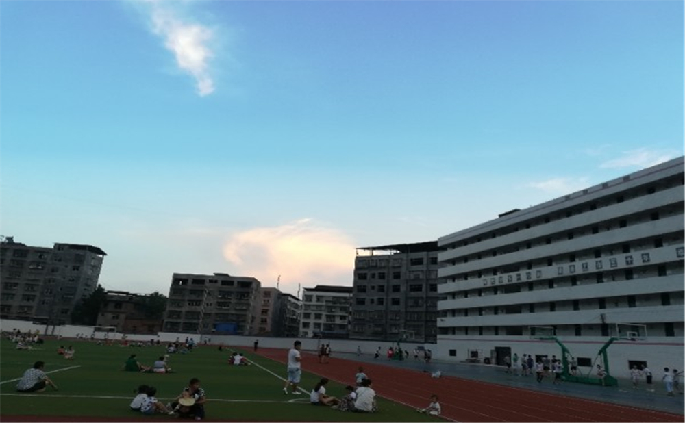 鐵佛中學(xué)學(xué)校詳細(xì)地址在什么地方？