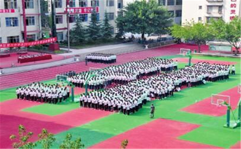巴中六中學(xué)校環(huán)境怎么樣？