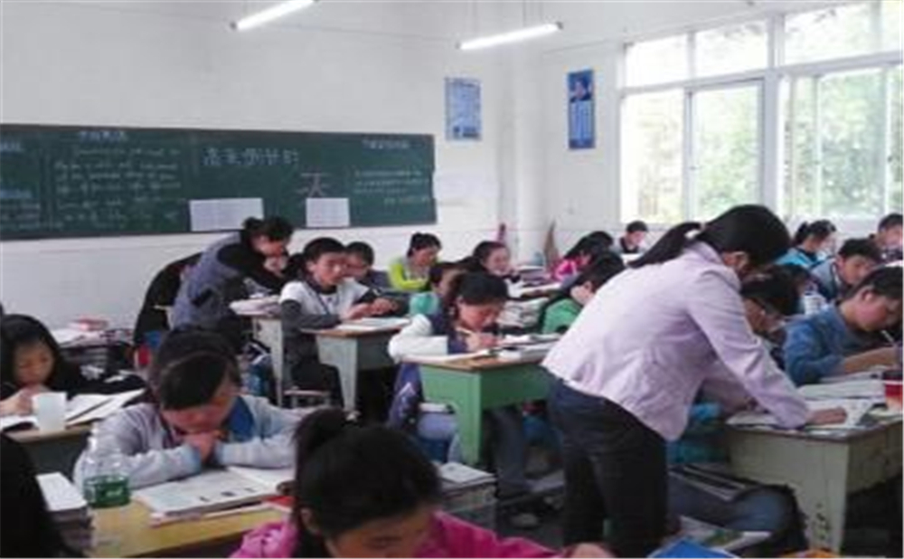 奇章中學(xué)2020年中考錄取分?jǐn)?shù)線是多少分？