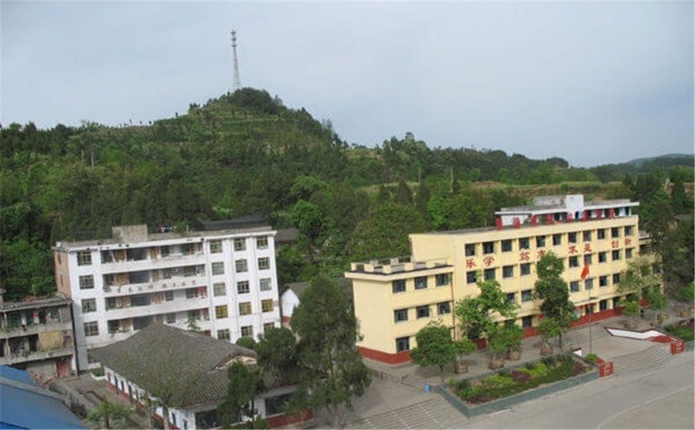 巴州區(qū)茶壩中學(xué)詳細(xì)地址在什么地方？