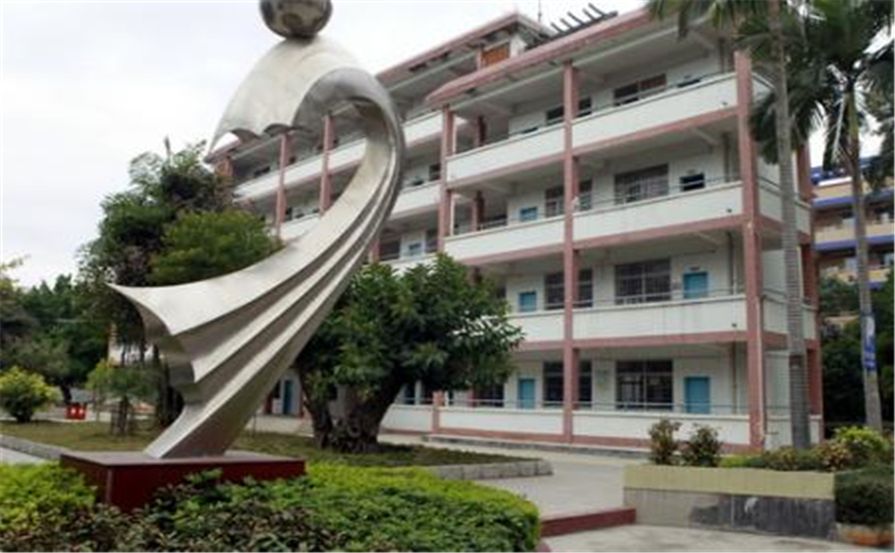 資中縣太平中學學校詳細地址在什么地方？