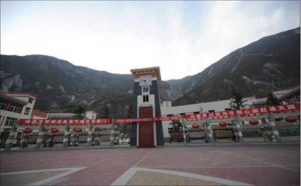 汶川中學(xué)2020年的錄取分?jǐn)?shù)先是多少？