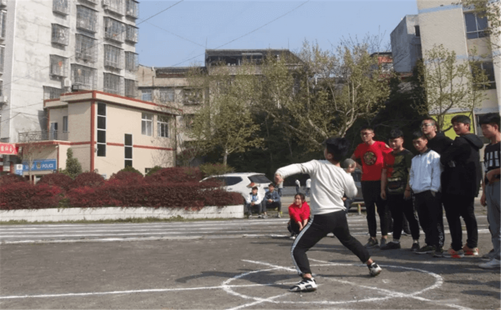 定水中學(xué)學(xué)校環(huán)境怎么樣？