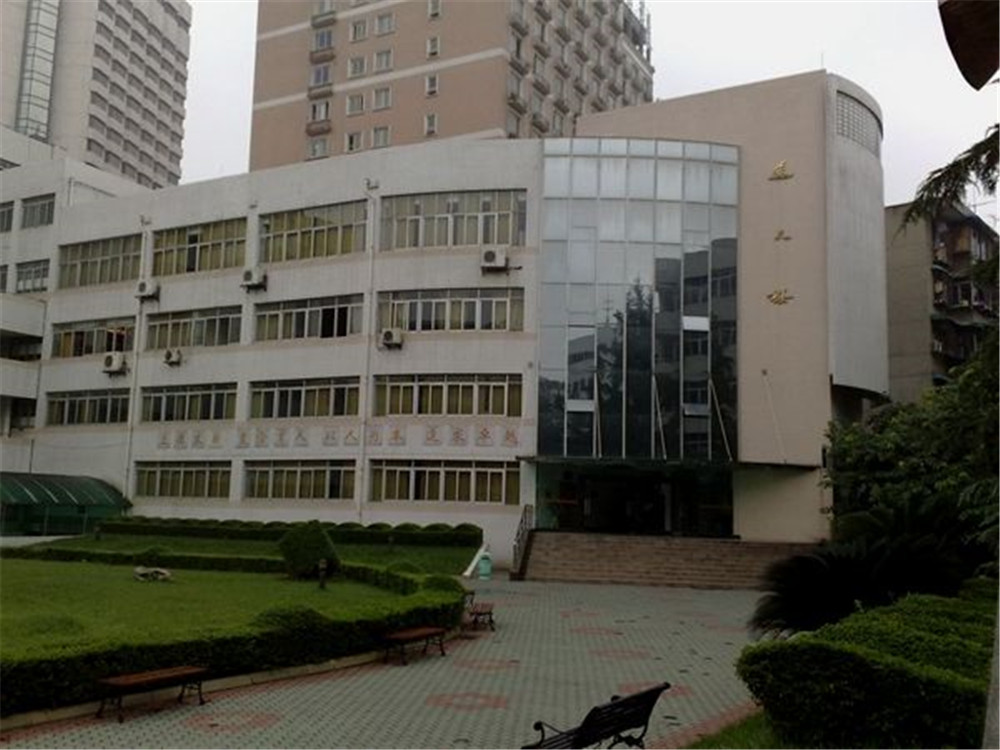 成都市鹽道街中學2020年的錄取分數(shù)線是多少？