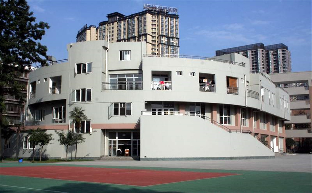 成都市鹽道街中學(xué)的老師怎么樣？