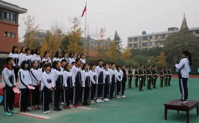 新津中學(xué)的升學(xué)率是多少？