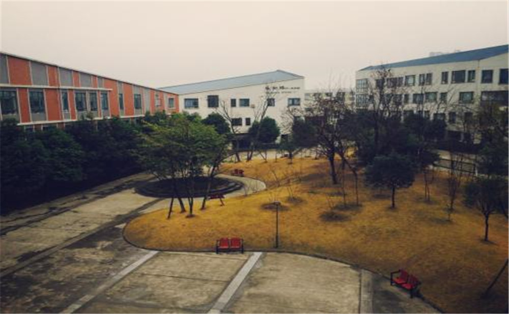 成都實(shí)驗(yàn)外國語學(xué)校（西區(qū)）的宿舍怎么樣？