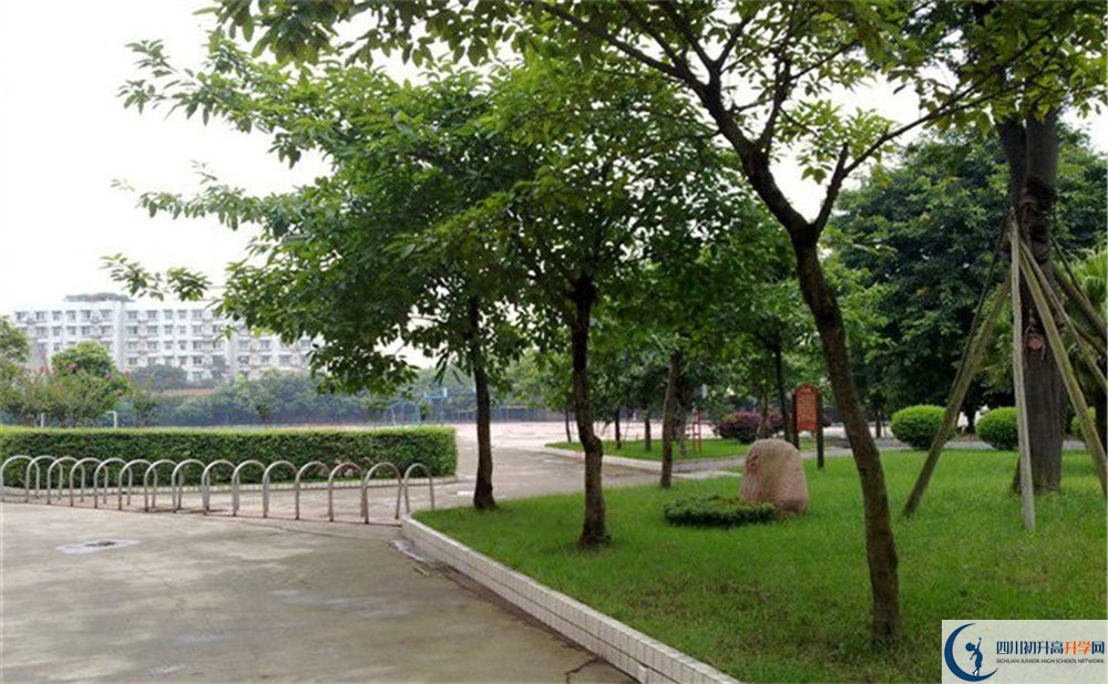 成都市第三十八中學(xué)高中本部的錄取分?jǐn)?shù)是多少？