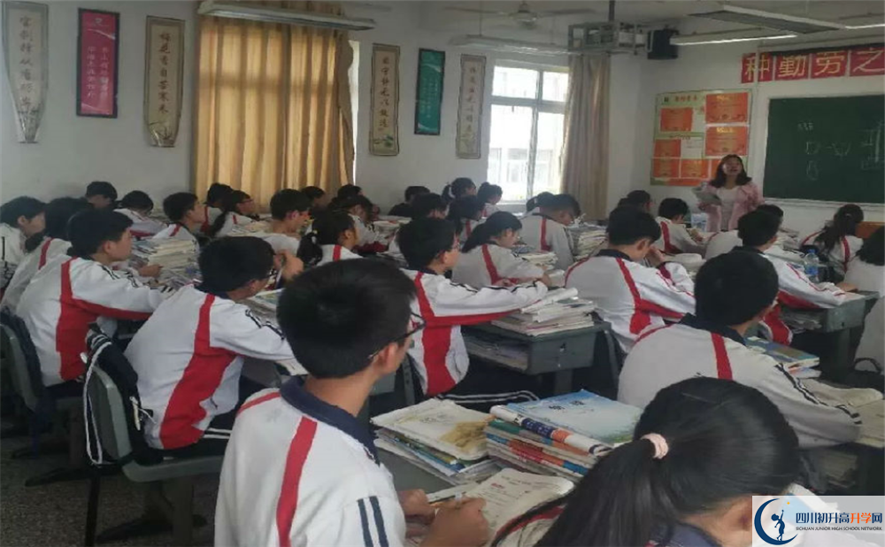 濛陽中學(xué)高中本部的錄取分?jǐn)?shù)是多少？