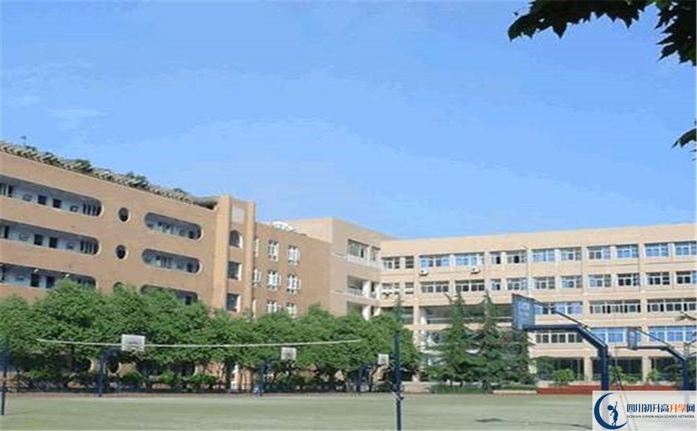成都大學附屬中學的初升高分數(shù)線是多少？