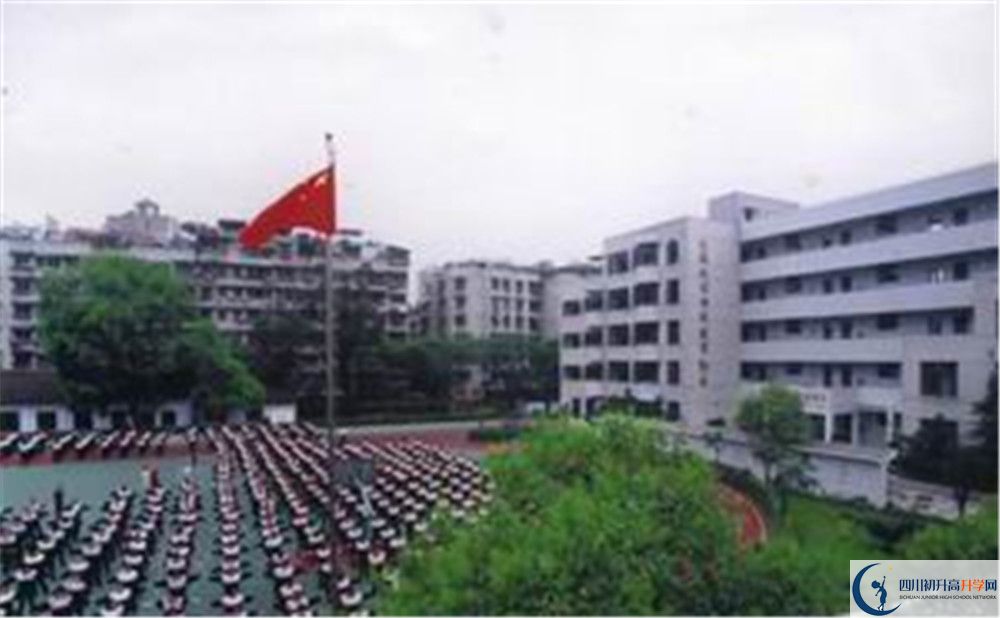 上成都市第十七中學(xué)的分?jǐn)?shù)線是多少？