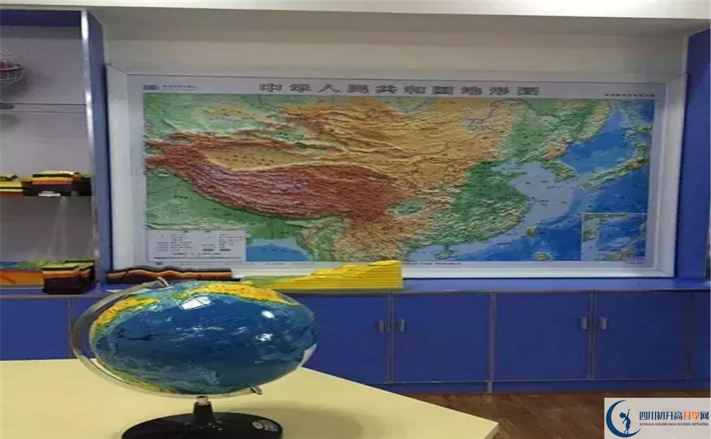 成都三十七中的高中住宿好不好？