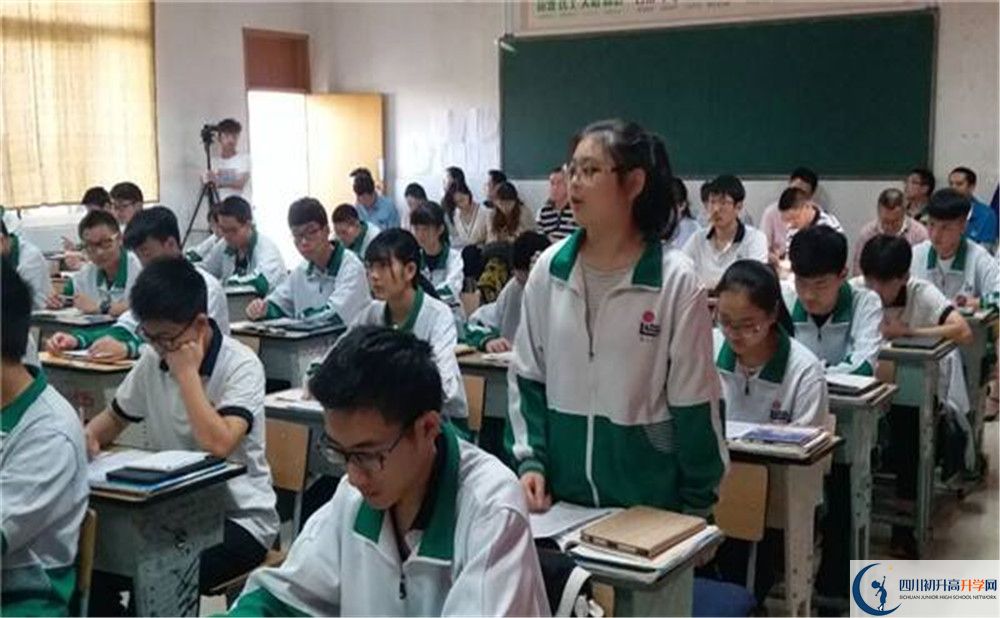 溫江二中的分?jǐn)?shù)線大概是多少？