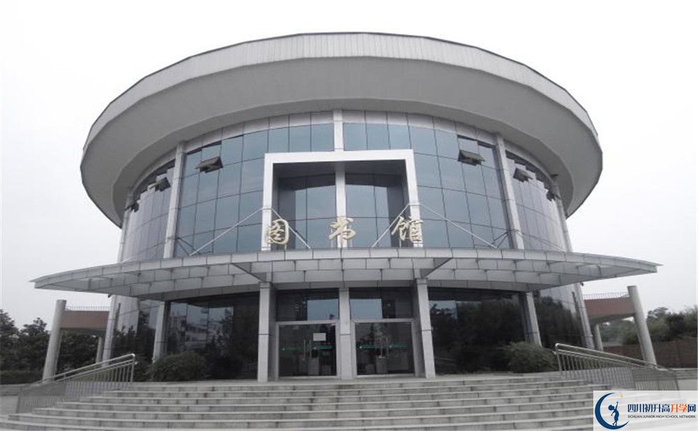 成都市龍泉中學住宿條件怎么樣？					