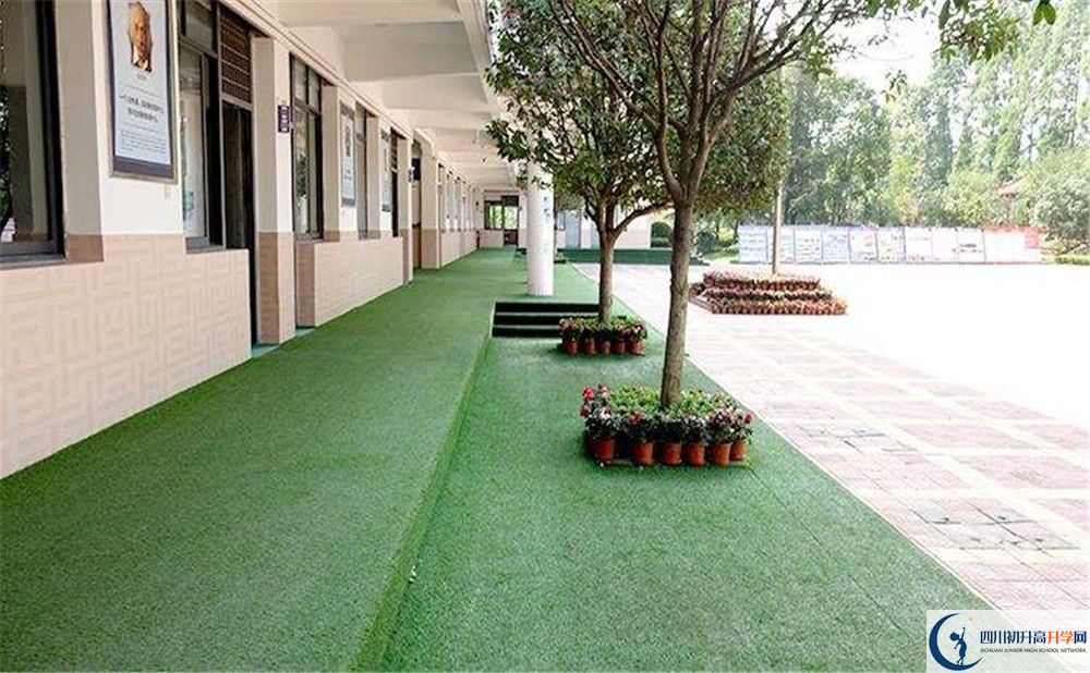 都江堰玉壘學校住宿費用是多少？
