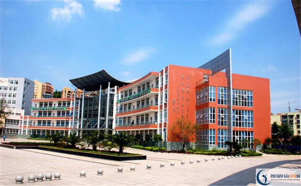 簡陽中學(xué)的高中住宿怎么樣？