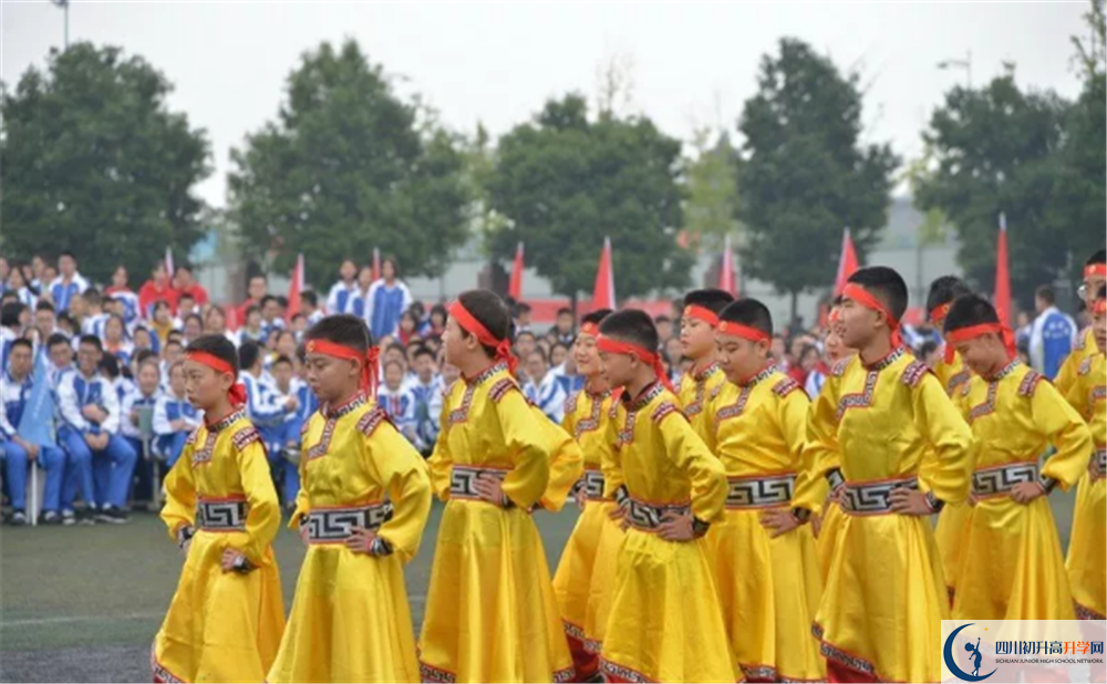 成都石室蜀都中學(xué)實(shí)驗(yàn)班人數(shù)是多少？