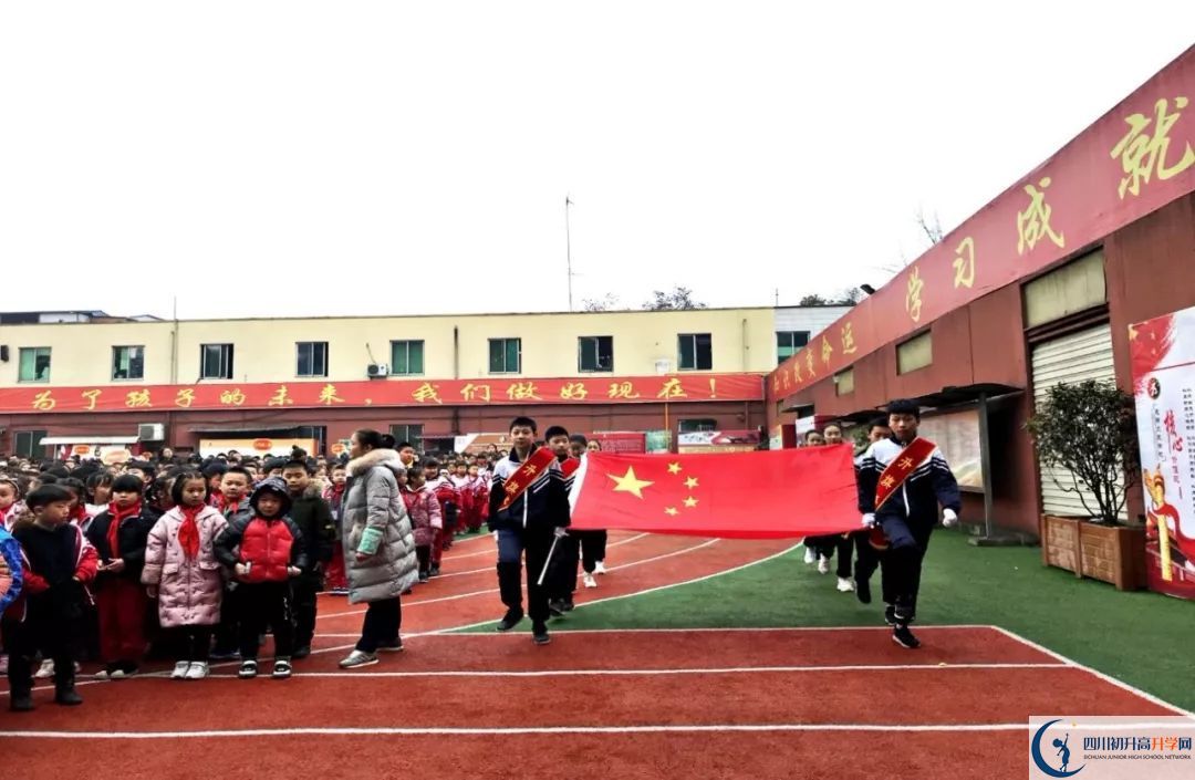成都文武學(xué)校高中分班考試難嗎？