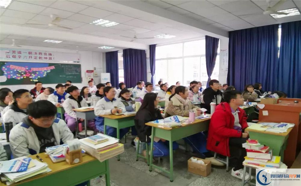 簡(jiǎn)陽中學(xué)實(shí)驗(yàn)班學(xué)費(fèi)貴嗎？