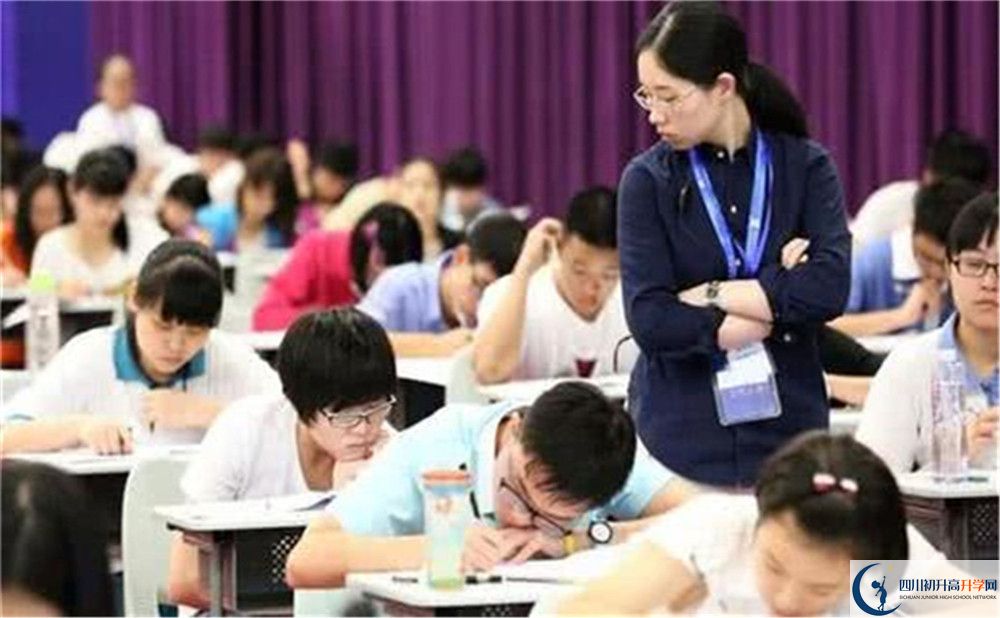 成都田家炳中學(xué)排名第幾？